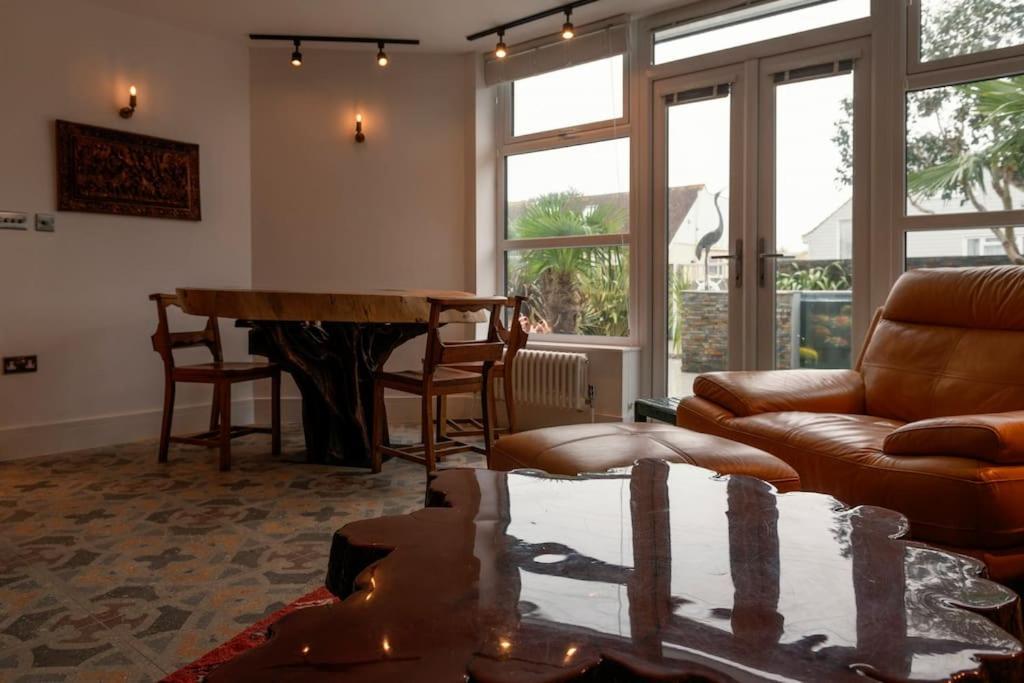 Amber Lights Coastal Getaway, Holiday home *